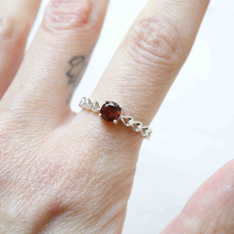 Garnet Ring - Vénus