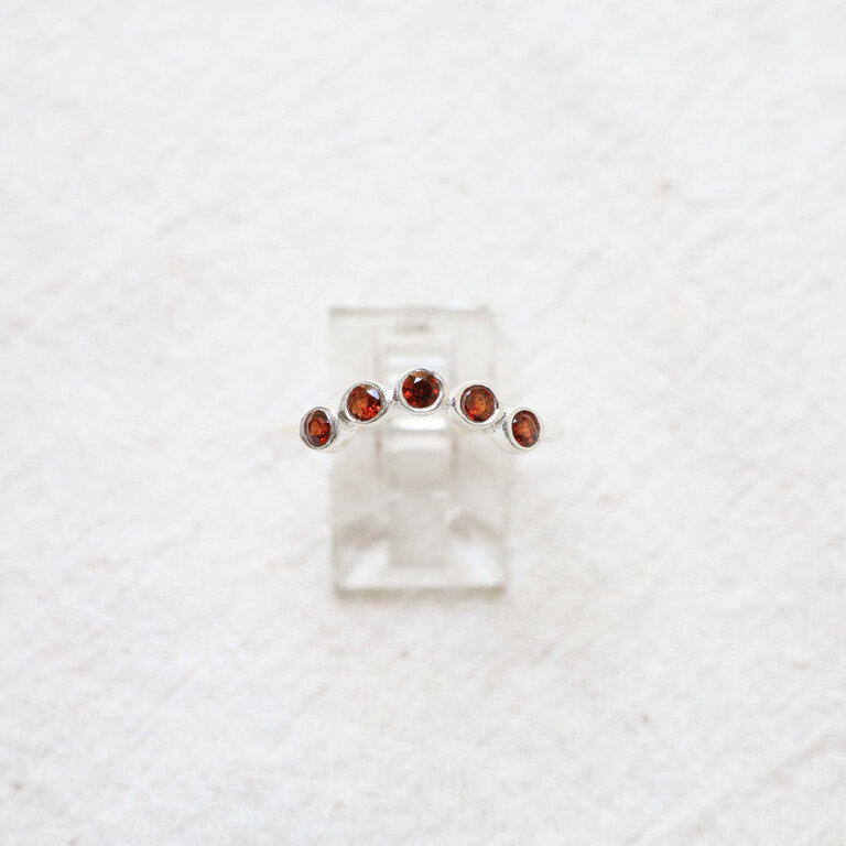 Garnet Ring - Ilia