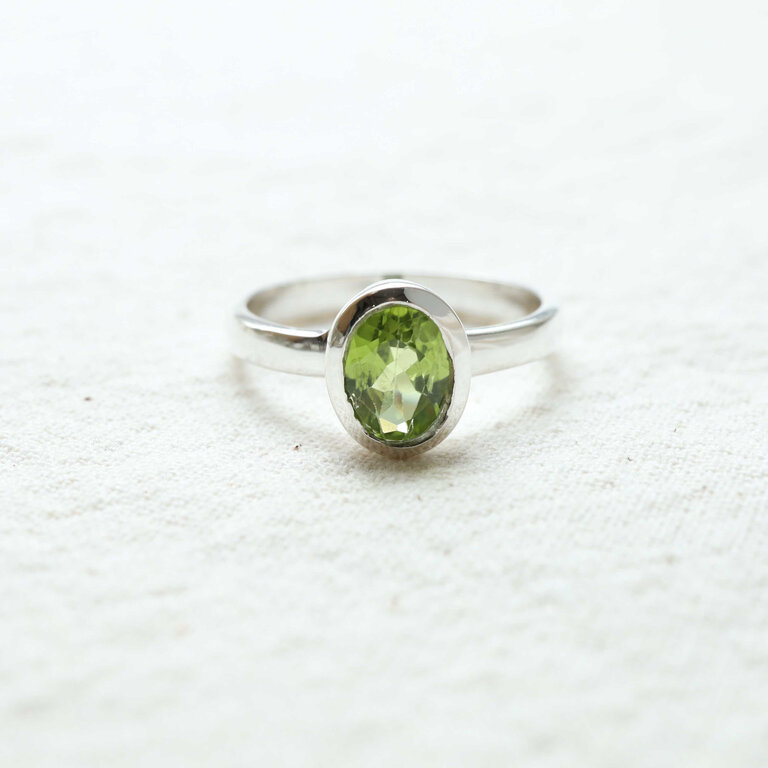 Peridot Ring - Classique