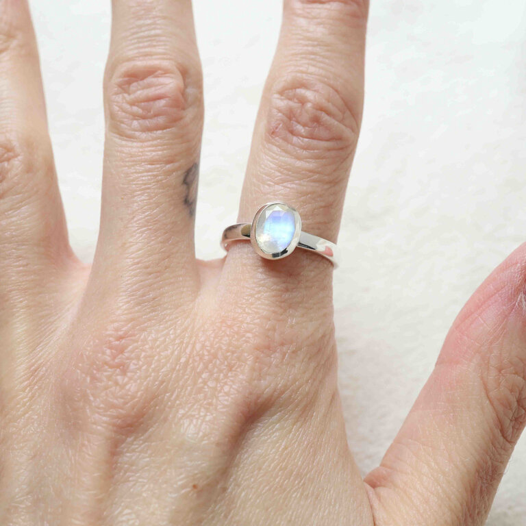 Rainbow moonstone ring - Classique