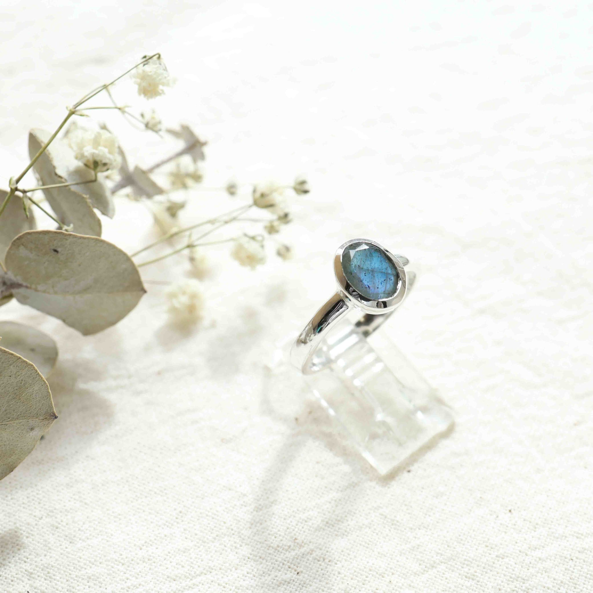 Labradorite Ring - Classique