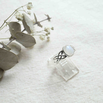 Rainbow moonstone ring - Alba