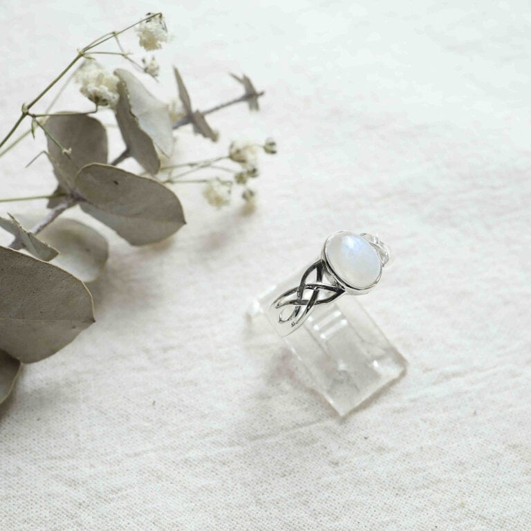 Rainbow moonstone ring - Alba