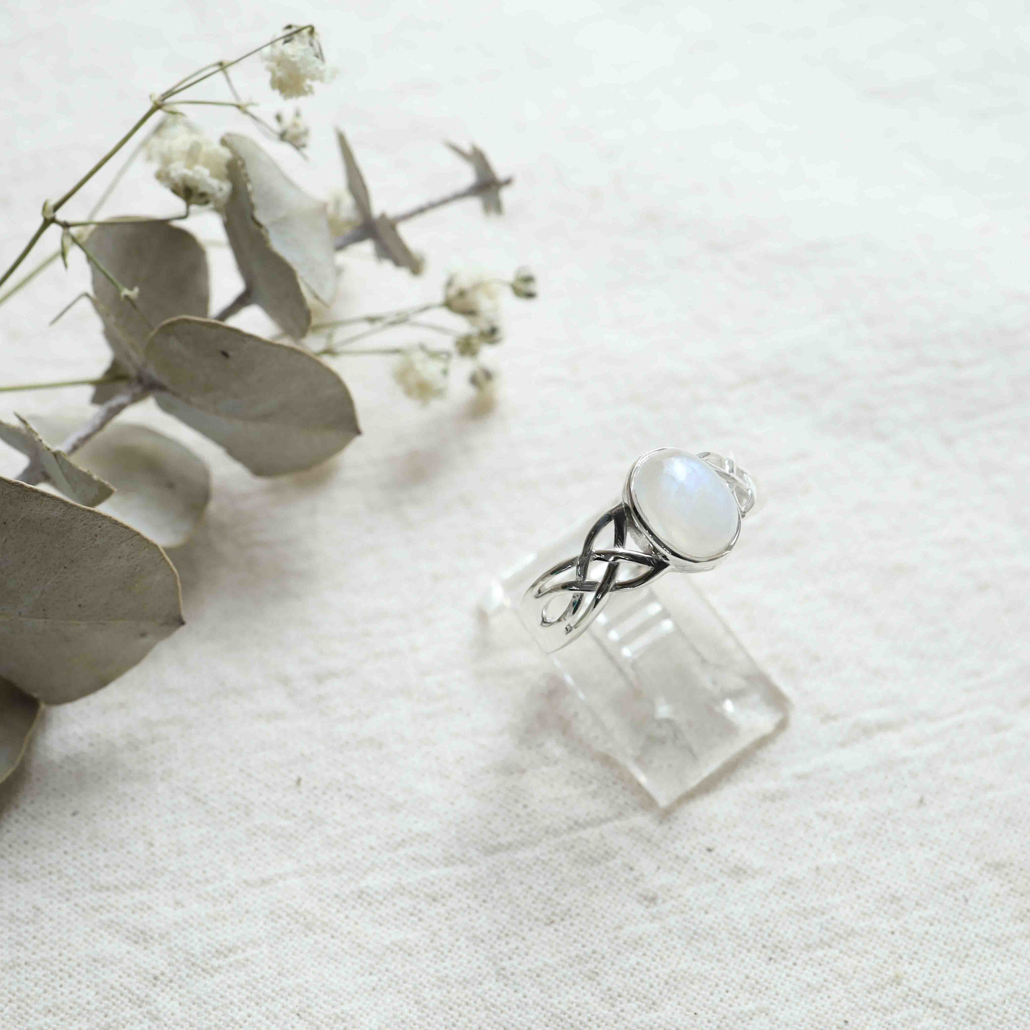 Rainbow moonstone ring - Alba