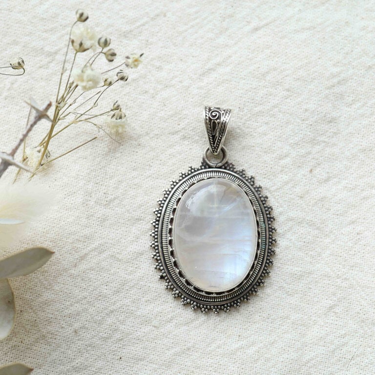Rainbow Moonstone Pendant - Solaire