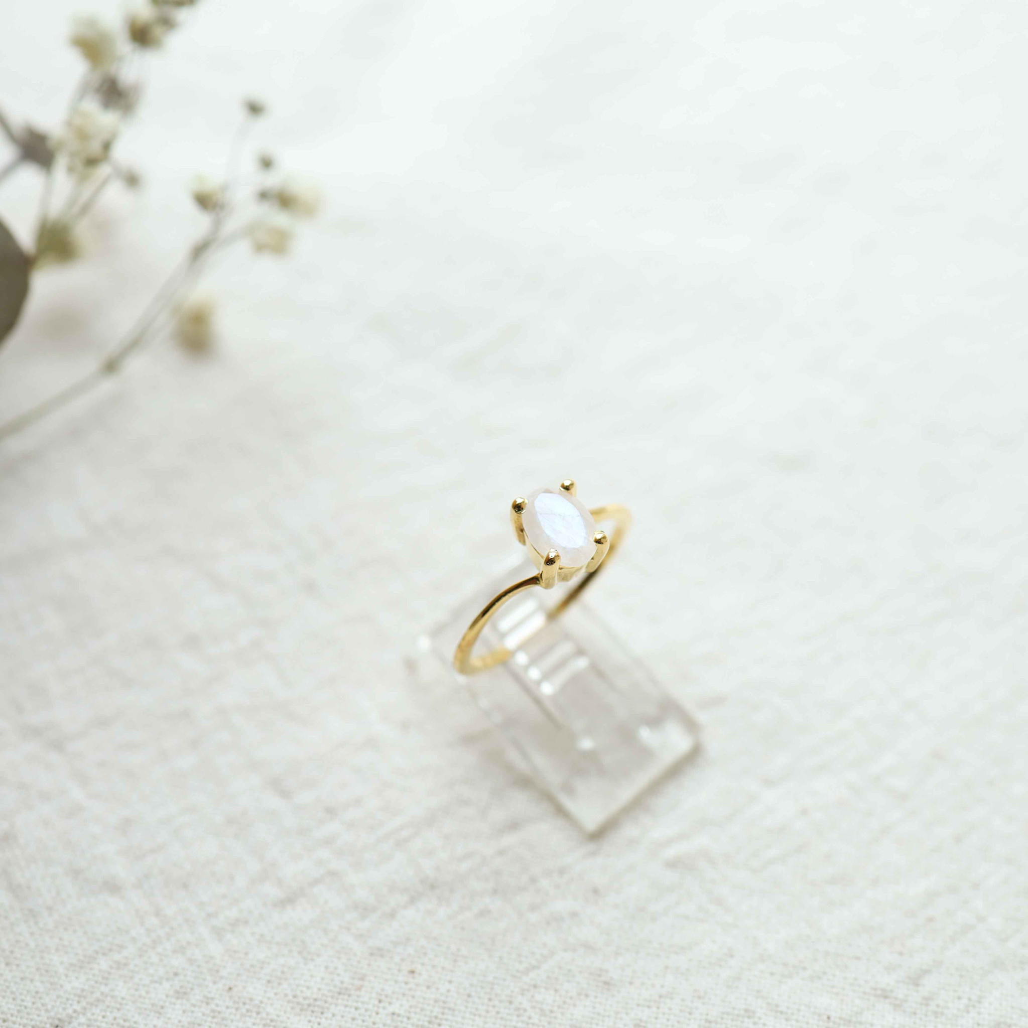 Rainbow moonstone gold plated ring - Vague