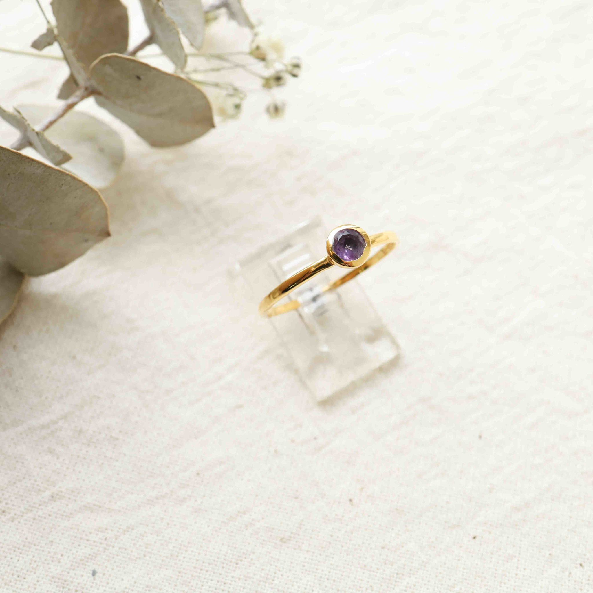 Amethyst ring gold plated - Ronde