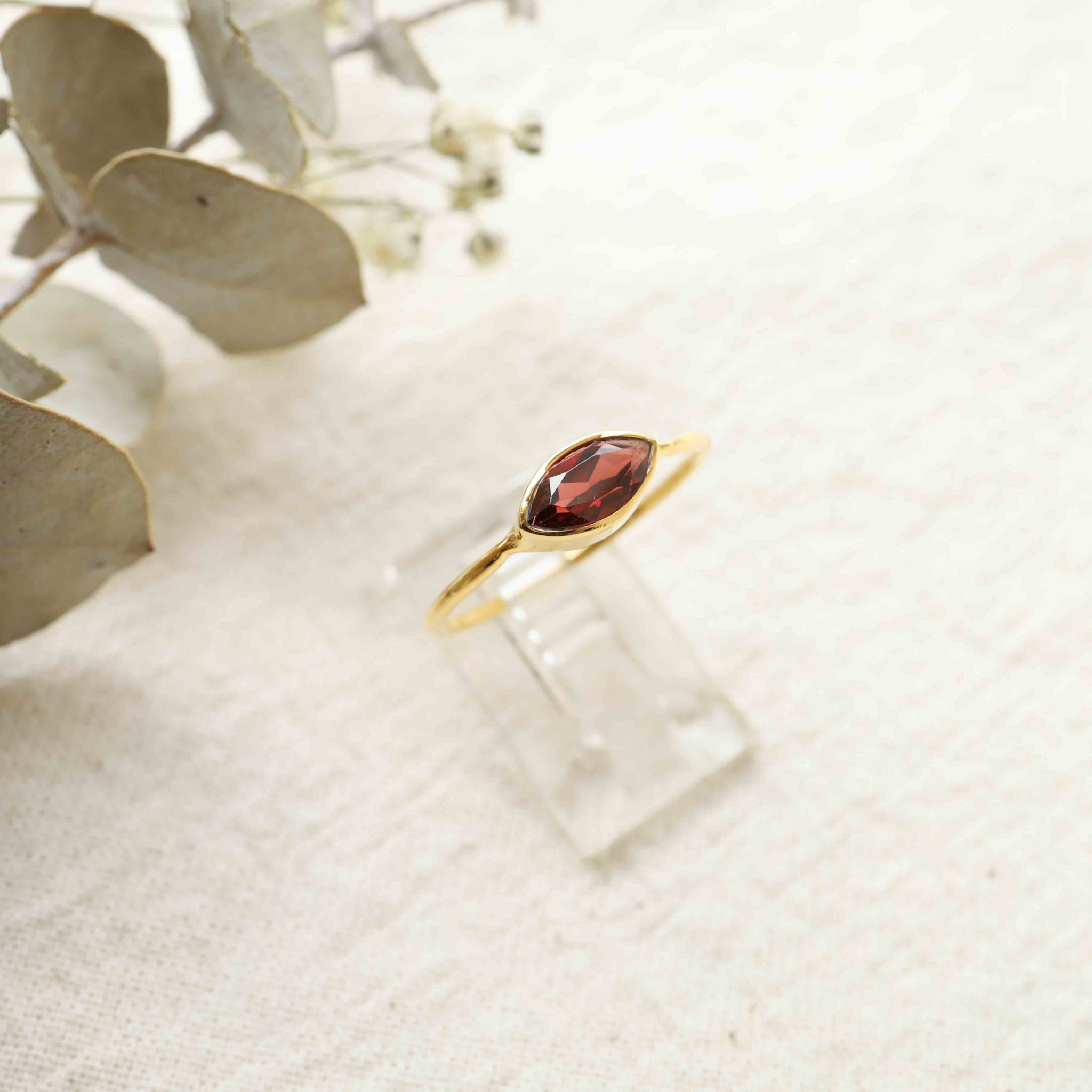 Garnet ring gold plated - Héstia