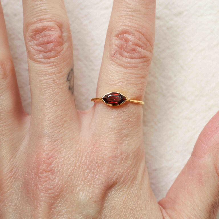 Bague Grenat plaqué or - Héstia