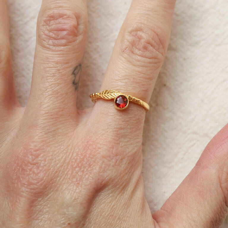Garnet ring gold plated - Cybèle