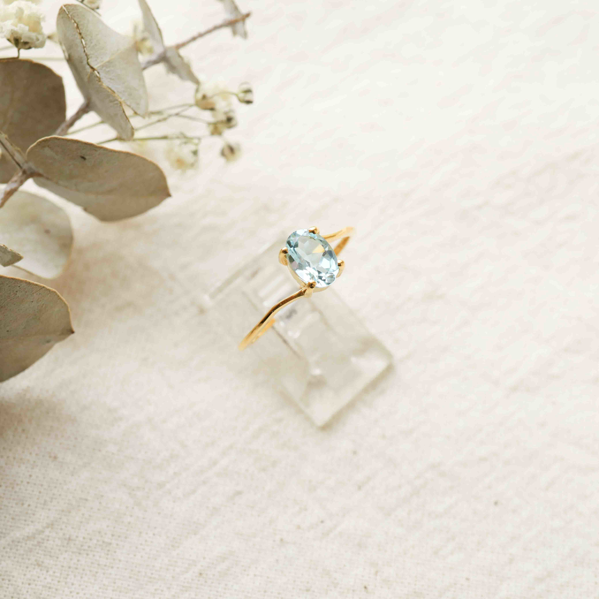 Blue Topaz Ring Gold plated - Vague