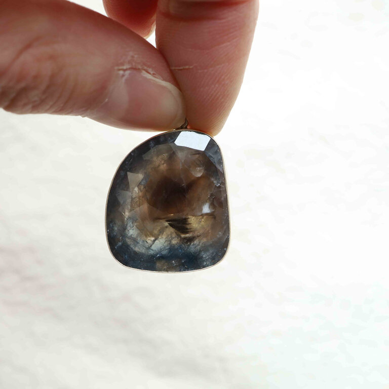 Sapphire Pendant - Naïa