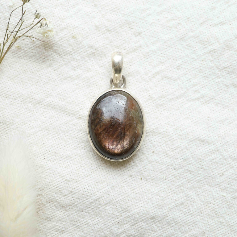 Sapphire Pendant - Simple