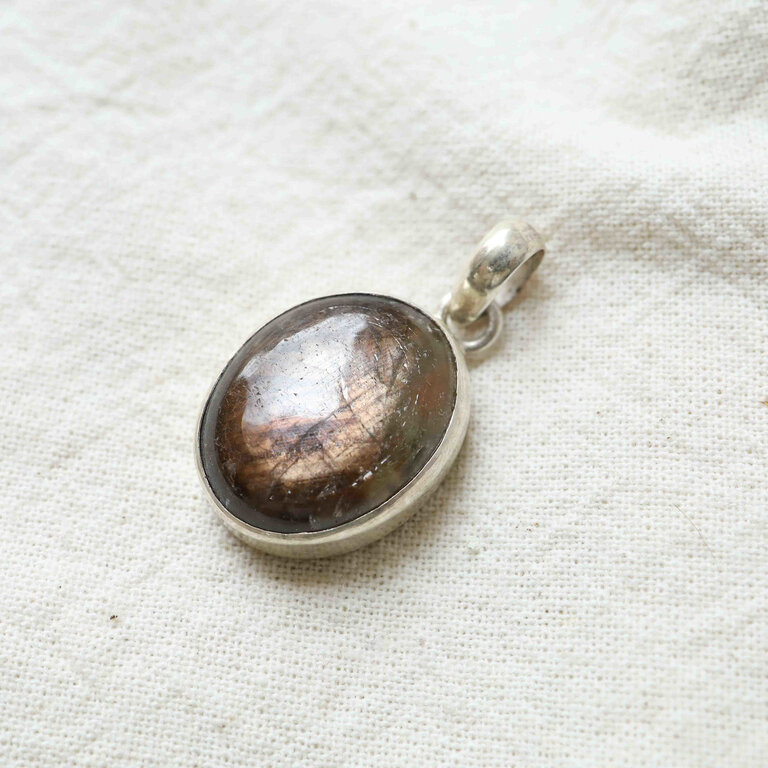 Sapphire Pendant - Simple