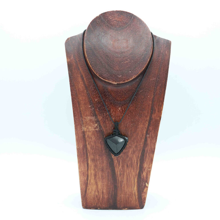 Pendentif Tourmaline noire macramé - Triangle