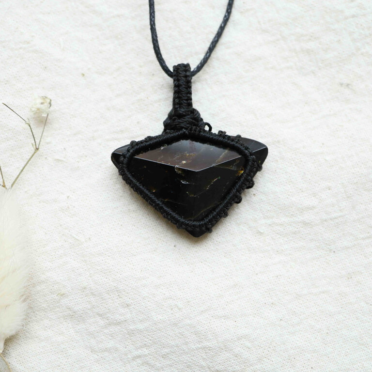Pendentif Tourmaline noire macramé - Triangle