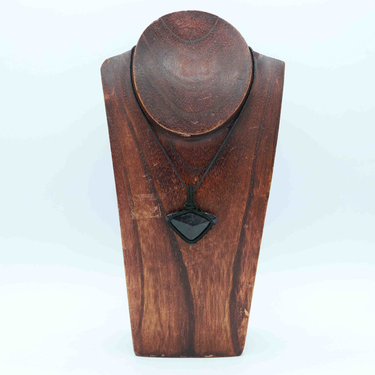 Pendentif Tourmaline noire macramé - Triangle
