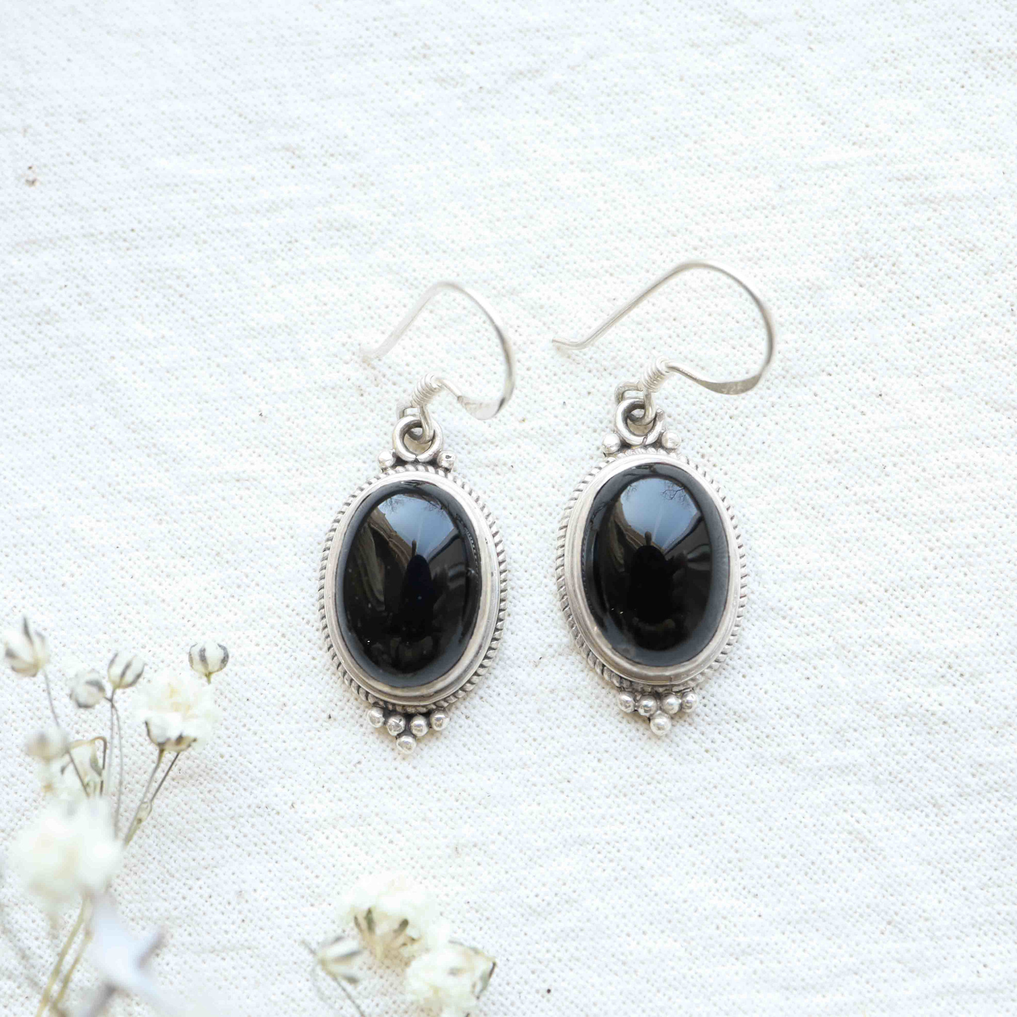 Onyx Earrings - Coquille