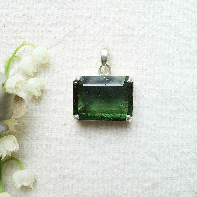 Moldavite Pendant - Delwyn