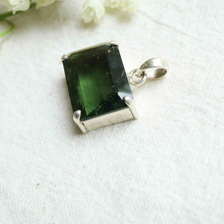 Moldavite Pendant - Delwyn