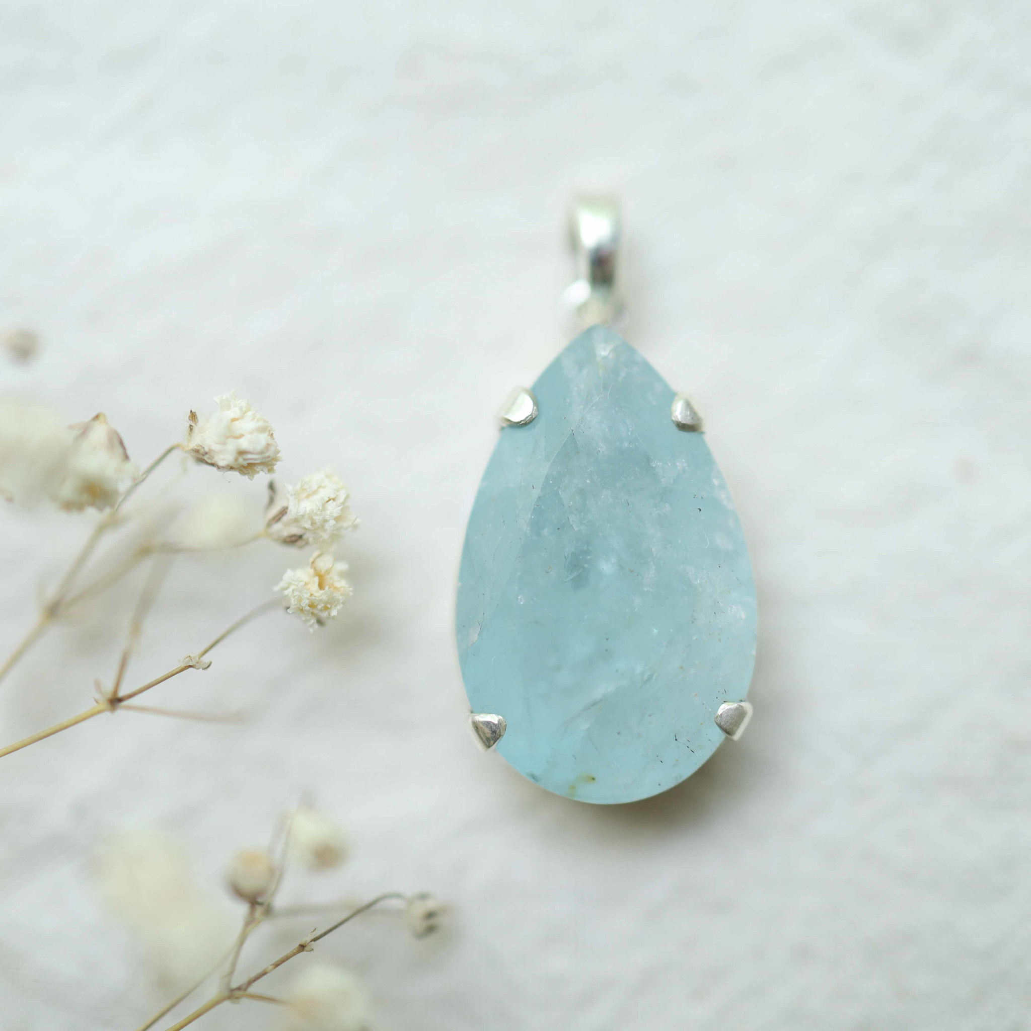 Aquamarine Pendant - Facette