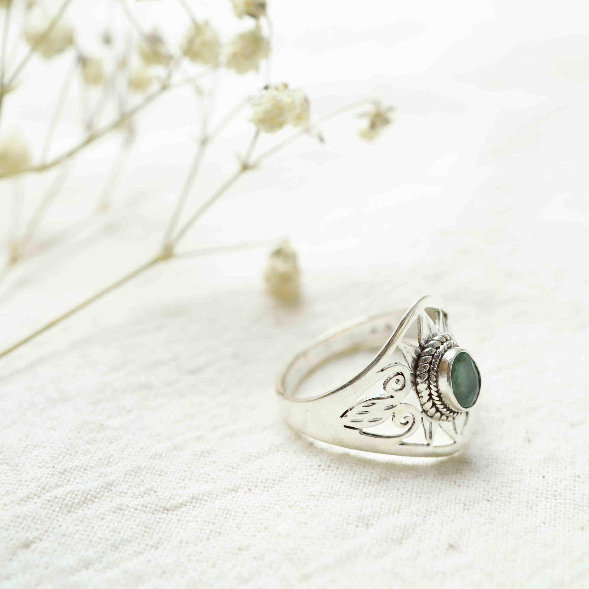 Emerald Ring - Nyx