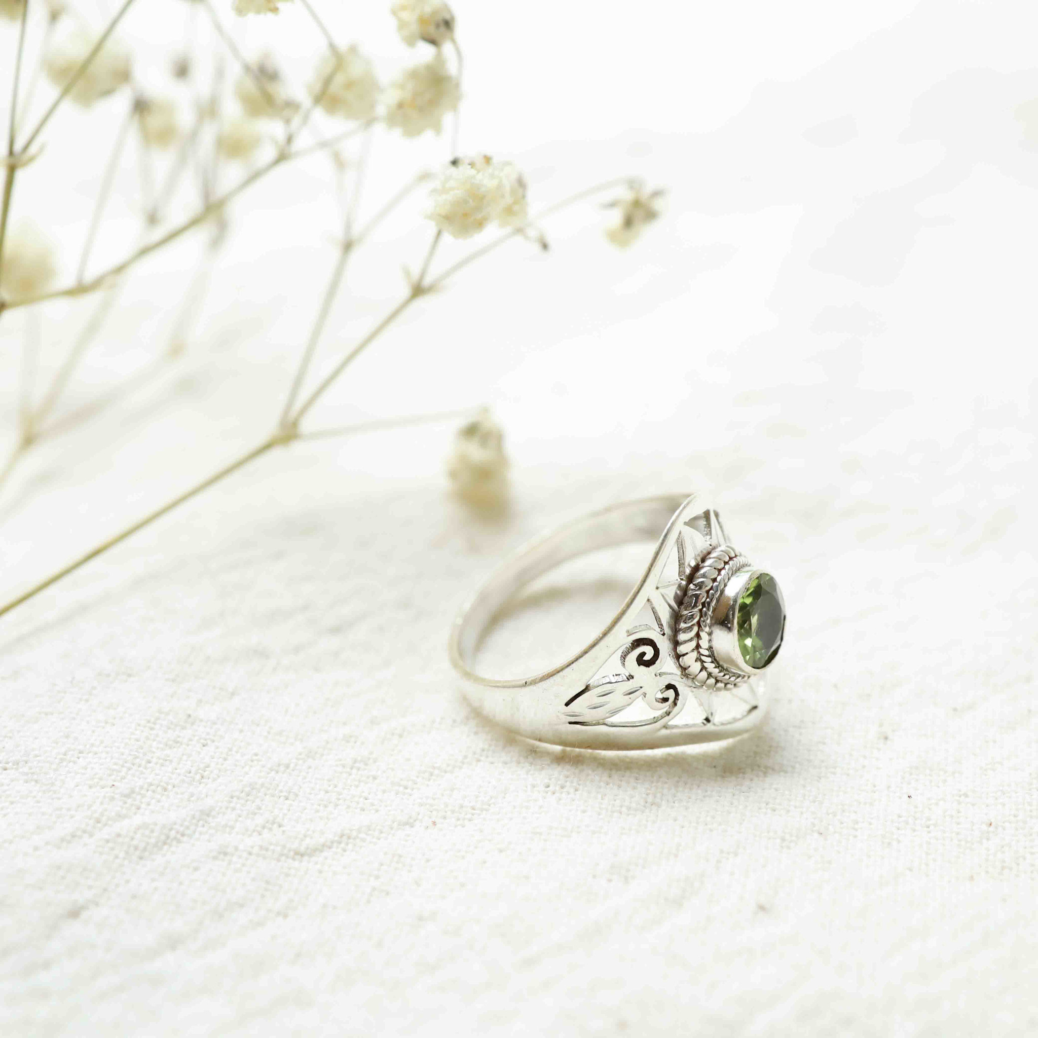 Peridot Ring - Nyx