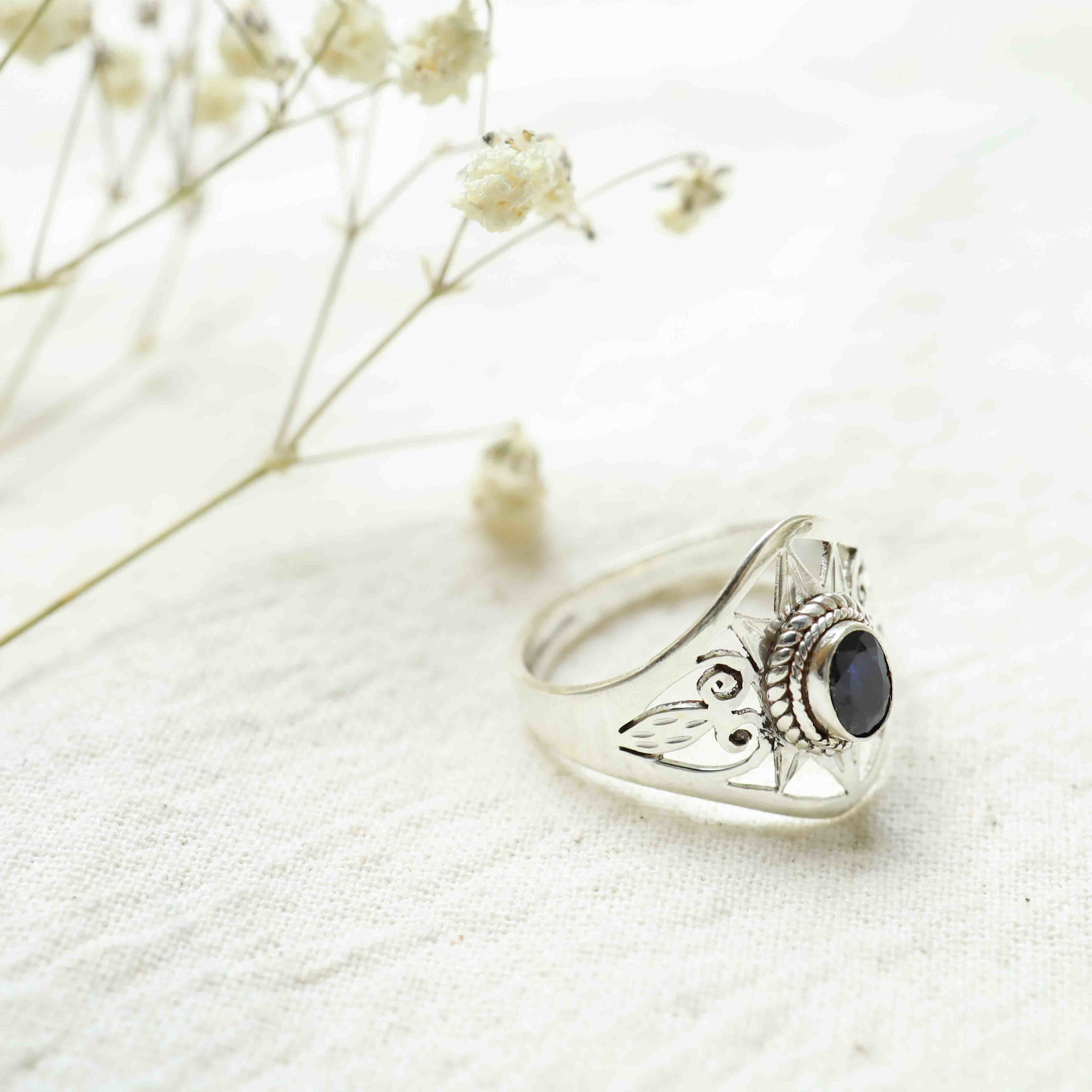 Sapphire Ring - Nyx