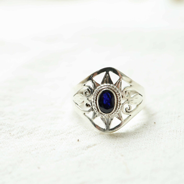 Sapphire Ring - Nyx