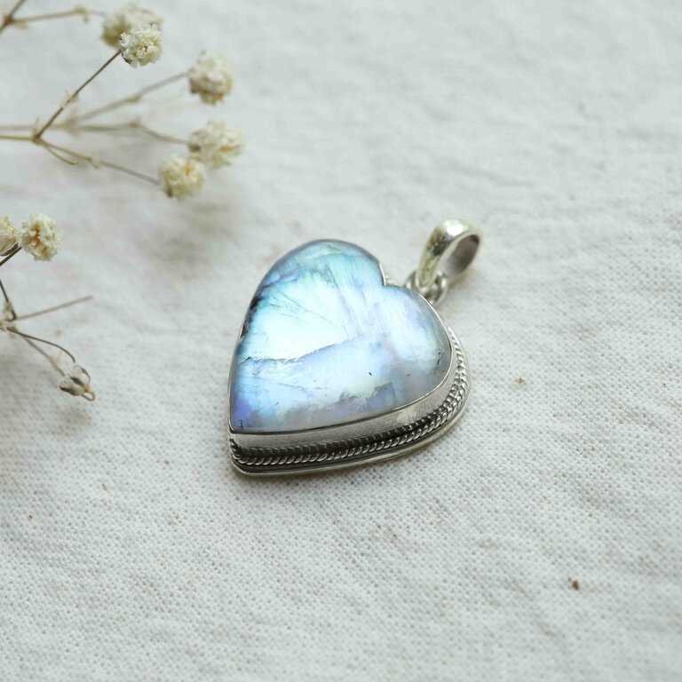 Rainbow Moonstone Pendant - Coeur
