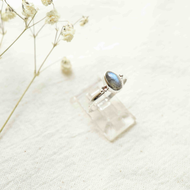 Labradorite Ring - Freesia