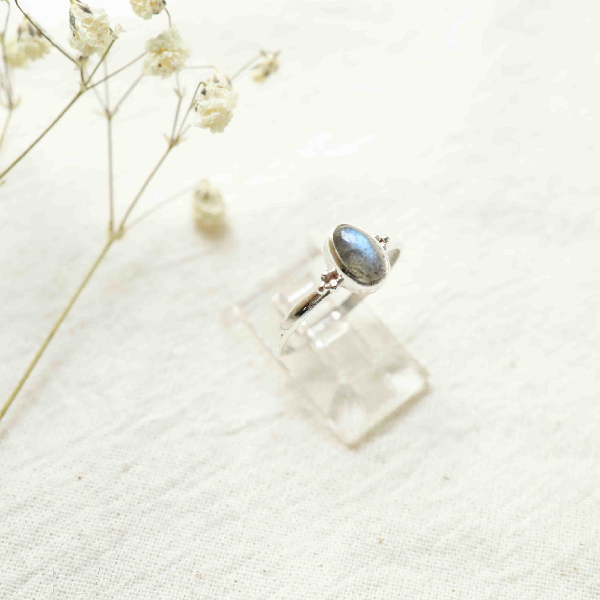 Labradorite Ring - Freesia