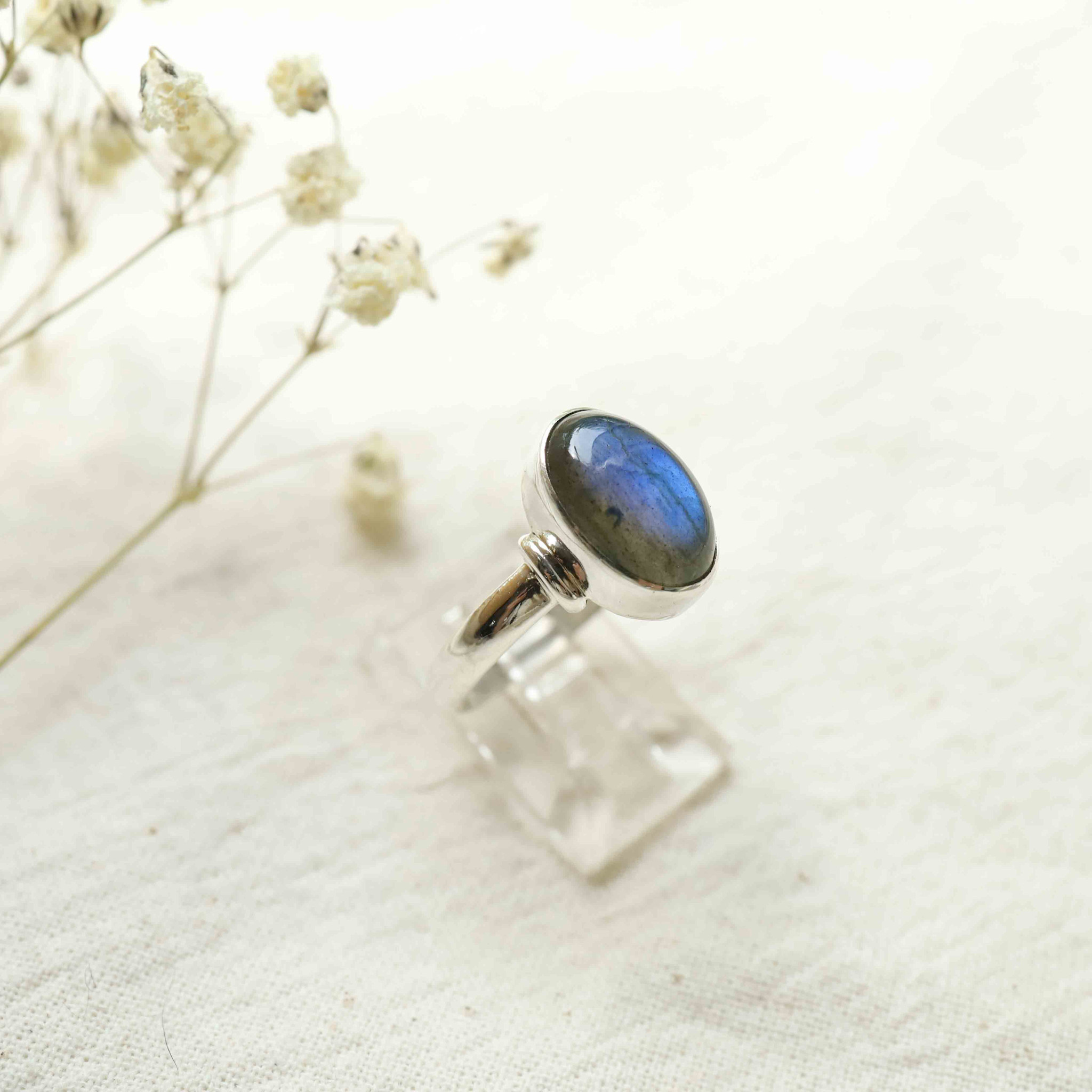 Labradorite Ring - Oeillet
