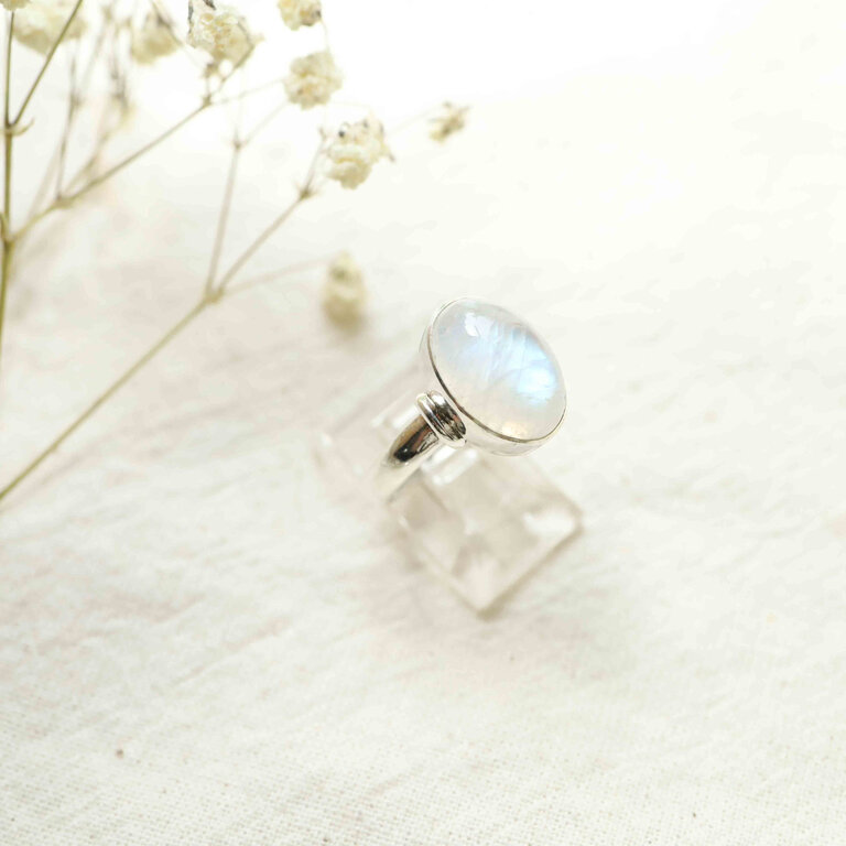 Bague Pierre de lune - Oeillet