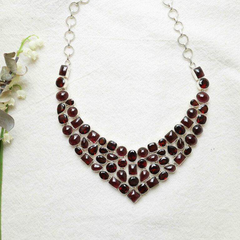 Grenat Necklace - Hathor