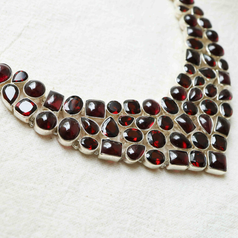 Grenat Necklace - Hathor