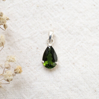 Green Tourmaline Pendant - Goutte