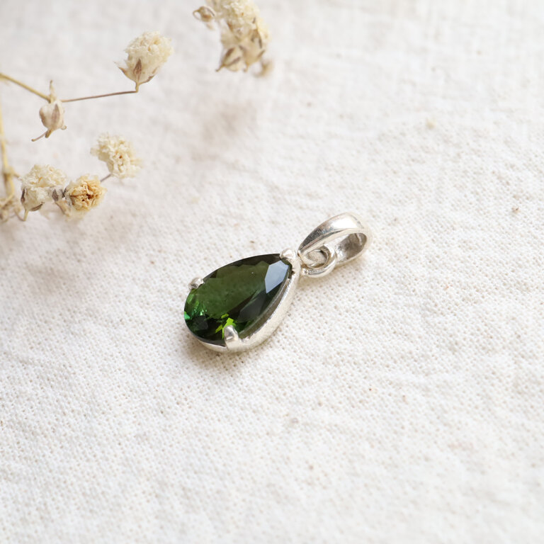 Green Tourmaline Pendant - Goutte