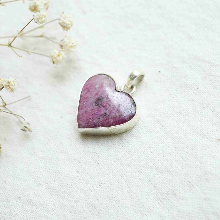 Ruby pendant - Coeur