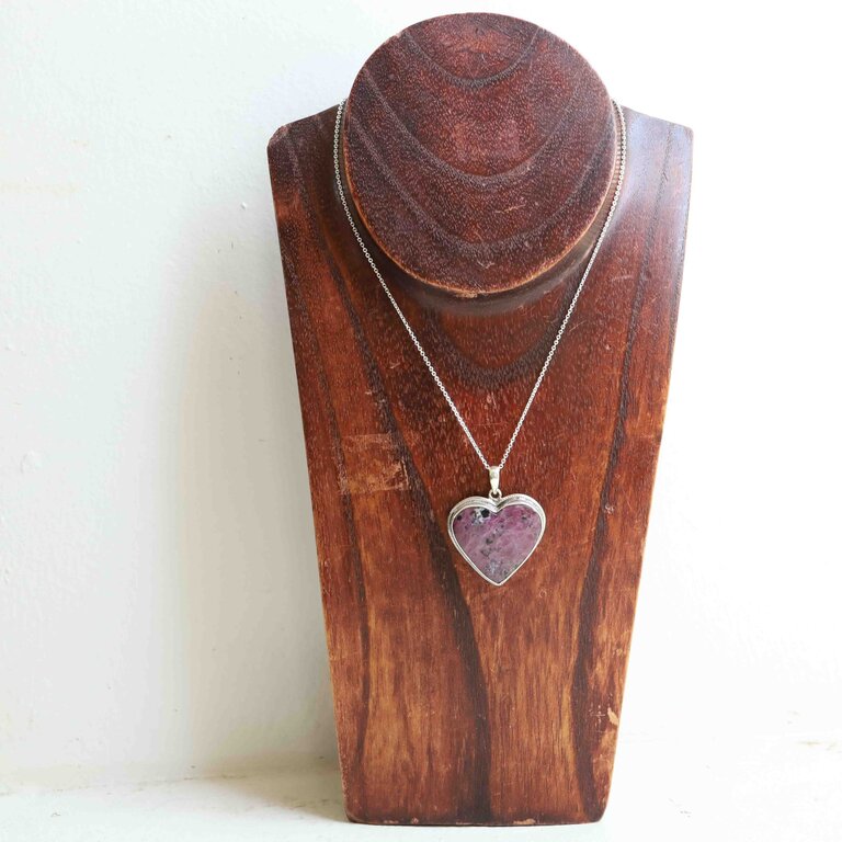 Ruby pendant - Coeur