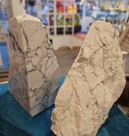 Howlite Stand Up Polished on 2 Sides
