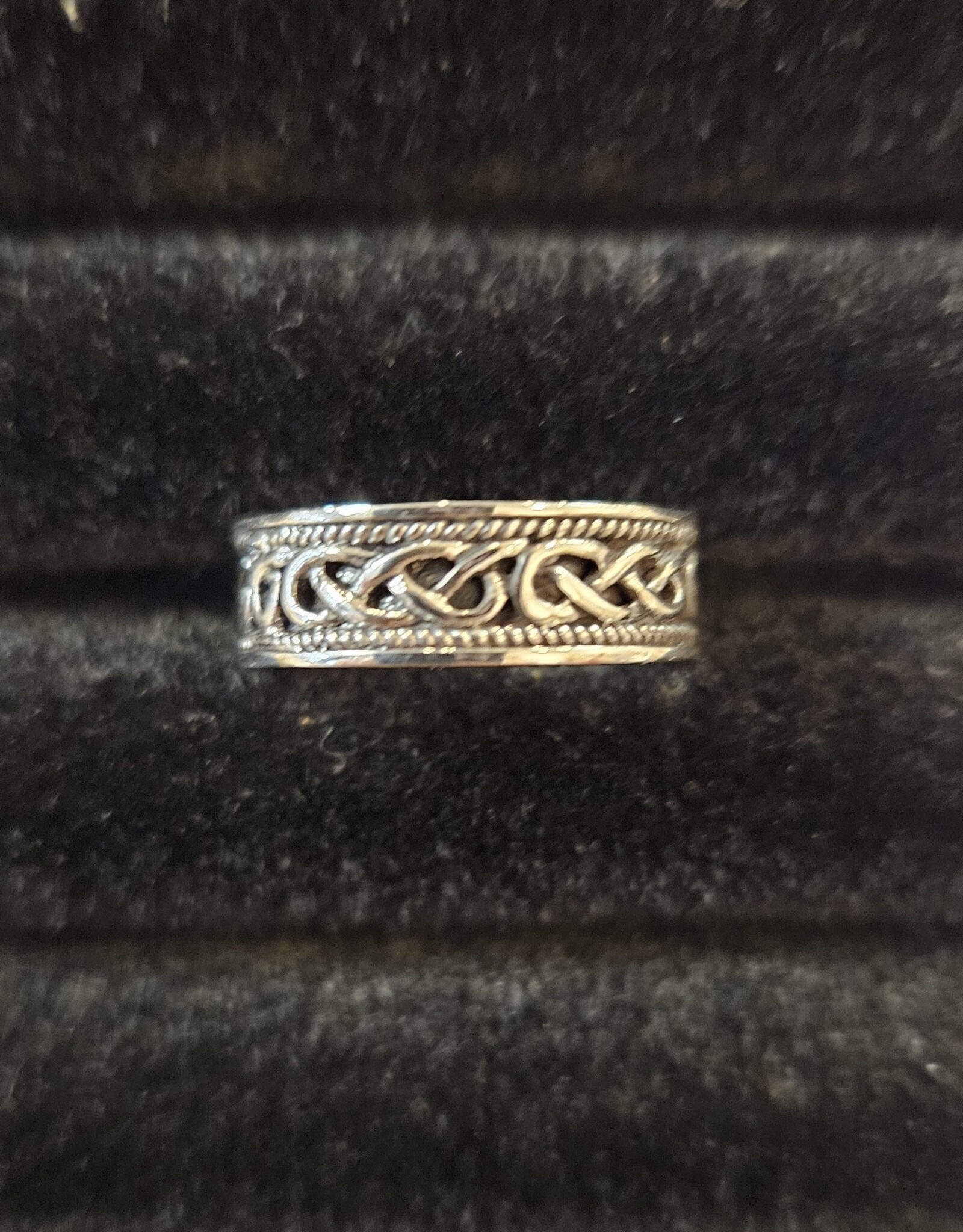 Celtic Band Ring Sterling Silver Size 7 Oxidized