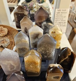 Stand Up Agate Druzy