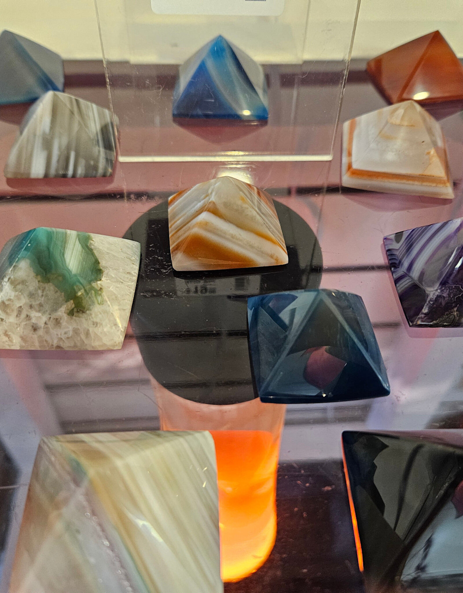 Agate Mini Pyramid - Assorted Colours