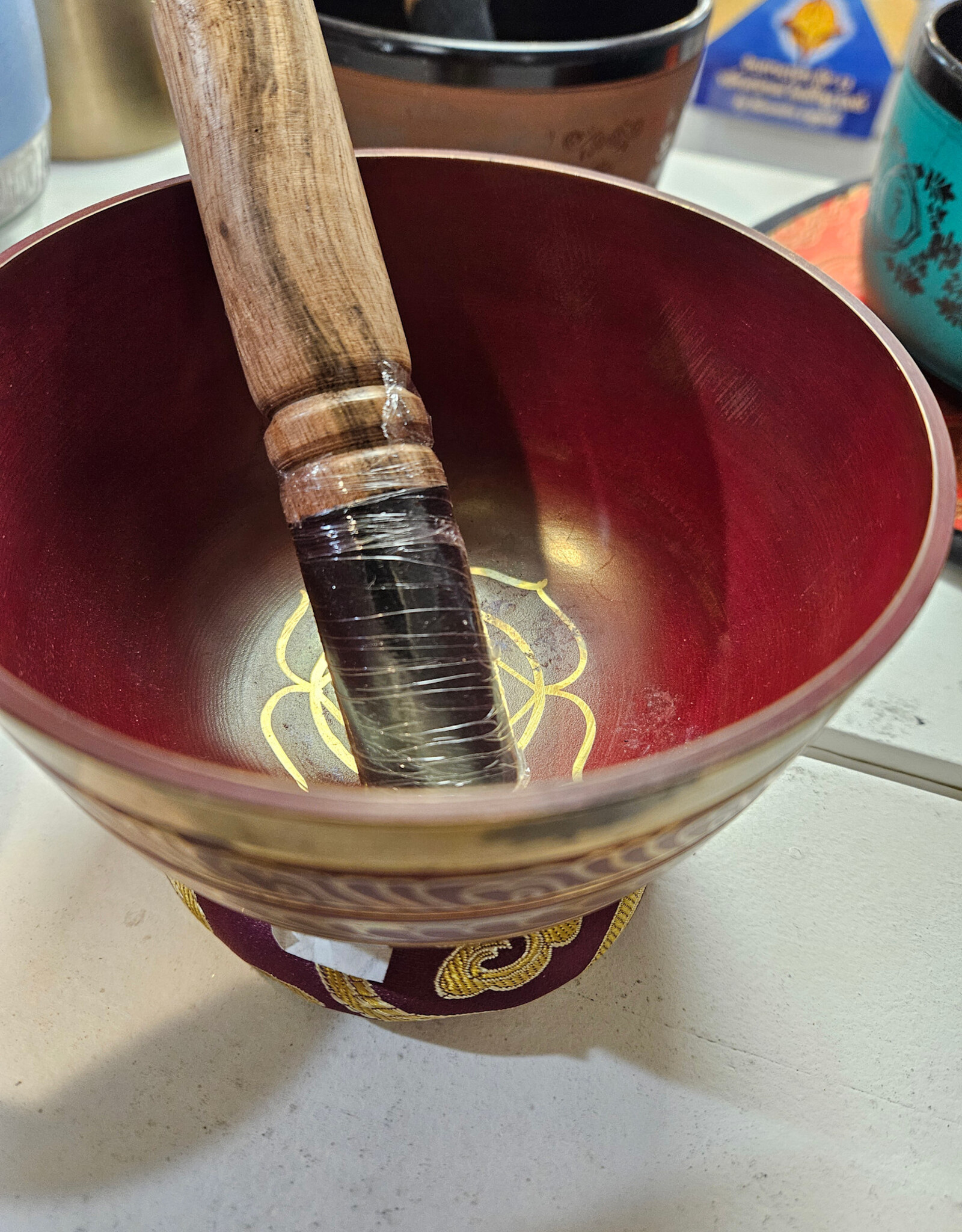 Chakra Singing Bowl w/cushion & baton