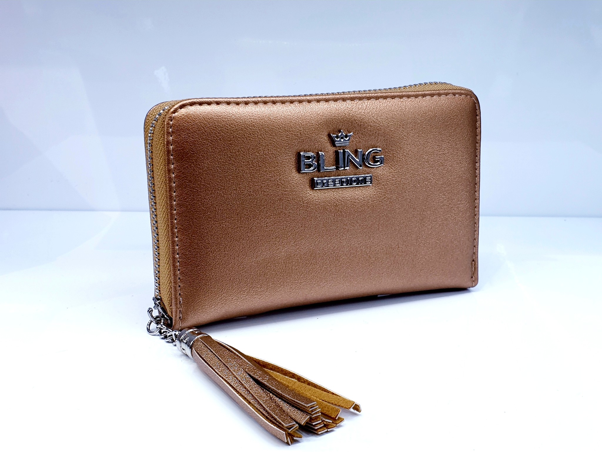 rose-gold-wallet-70230020.jpg