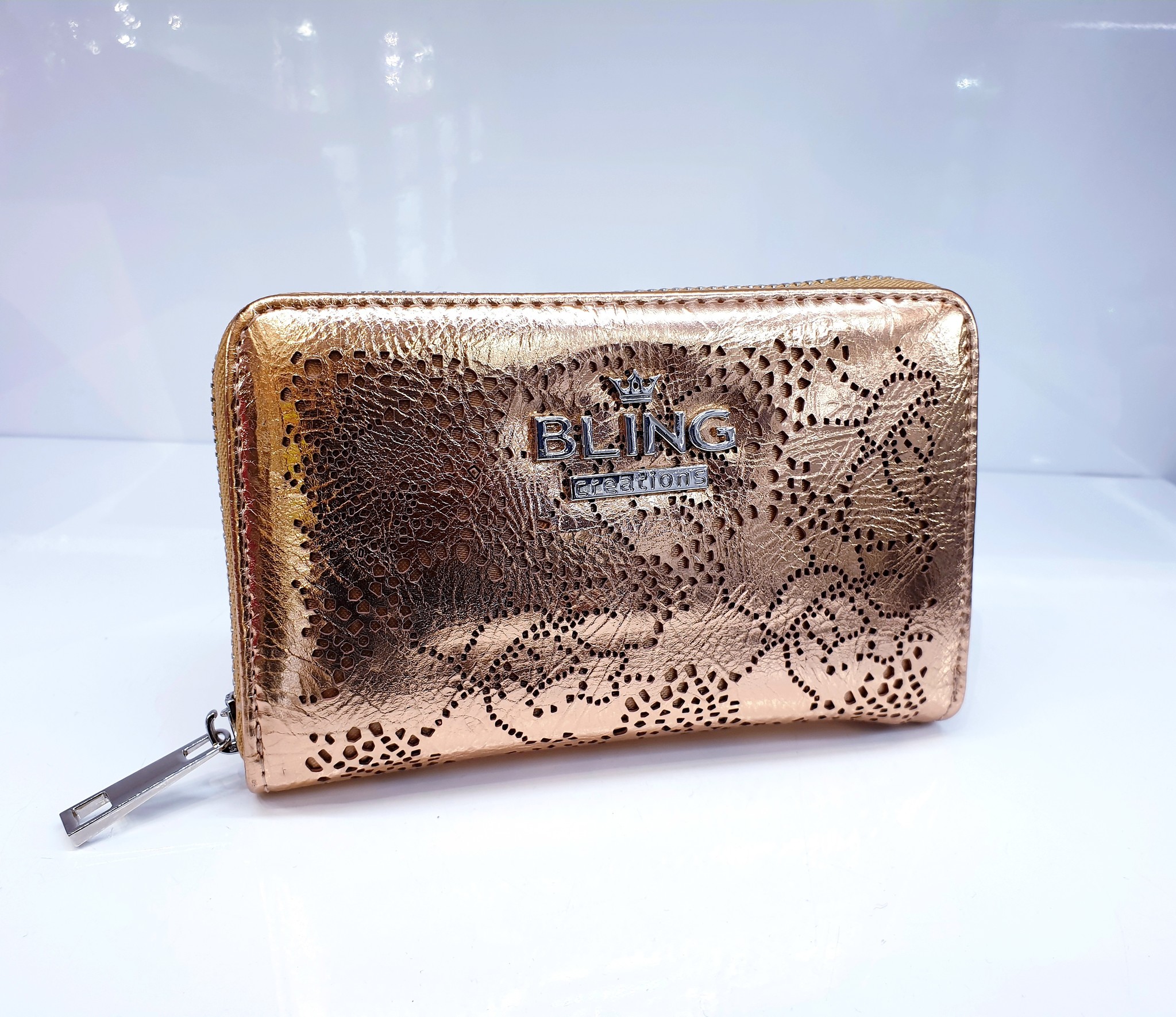rose-gold-wallets-70230024.jpg