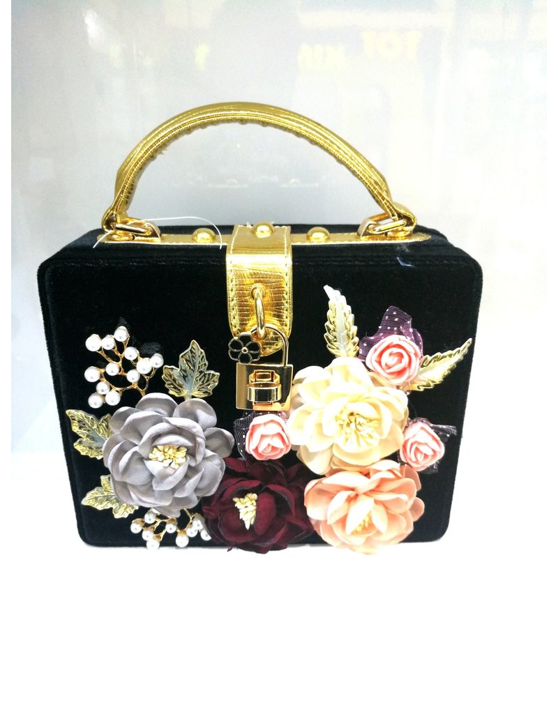 40241326 - Black Box Floral Clutch Bag