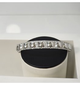 C138 - Silver Bangle