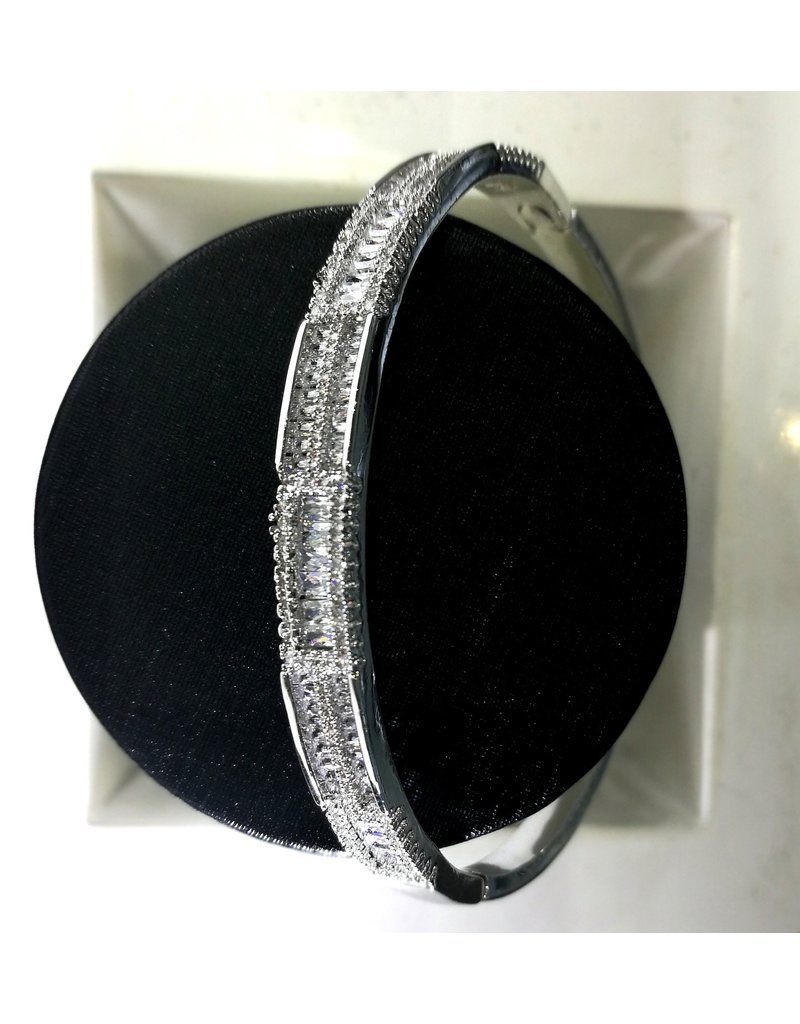 C219 - Silver Bangle